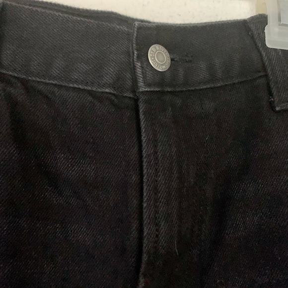 Old Navy Distressed Black Jean Shorts Raw hem - Picture 10 of 11